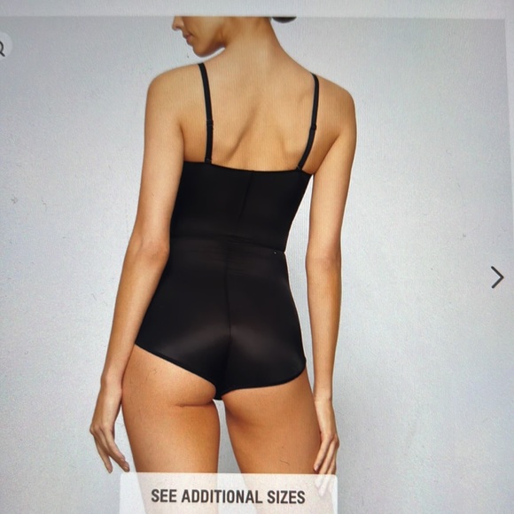 Skims Barely There Bodysuit Brief W/Snaps - Picture 2 of 10